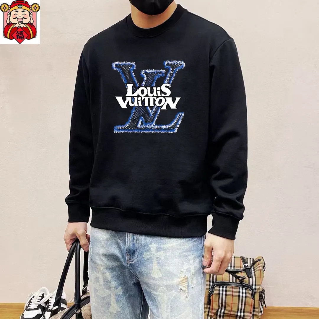 🅿️220 brand [Lv Louis Vuitton] (good news for fat people) 2025ss autumn latest long-sleeved round-neck sweatshirt, on sale simultaneously on the official website. Refreshing and breathable. Made of top Tencel Roman. Comfortable and soft. 3D three-dimensional clarity. Super fashion sense. Great for gifting and keeping for yourself. Size: M-5XL (can wear up to 220 pounds)